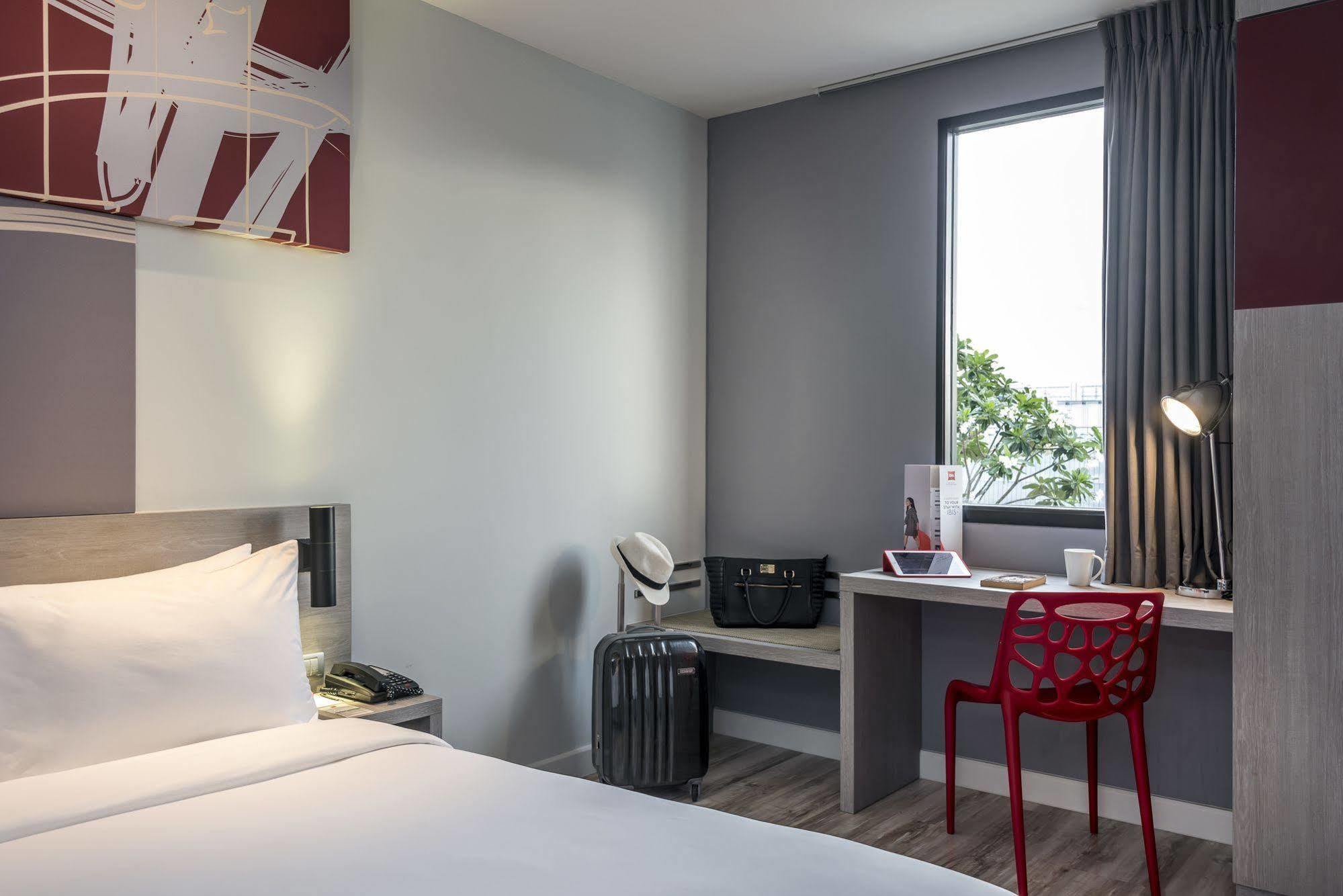 Ibis Bangkok Impact Hotel Nonthaburi Exterior photo